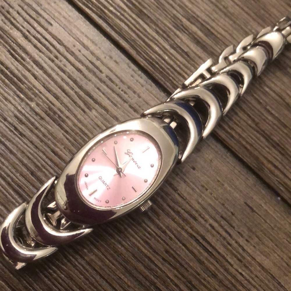 Geneva sliver and pink Bracelet watch